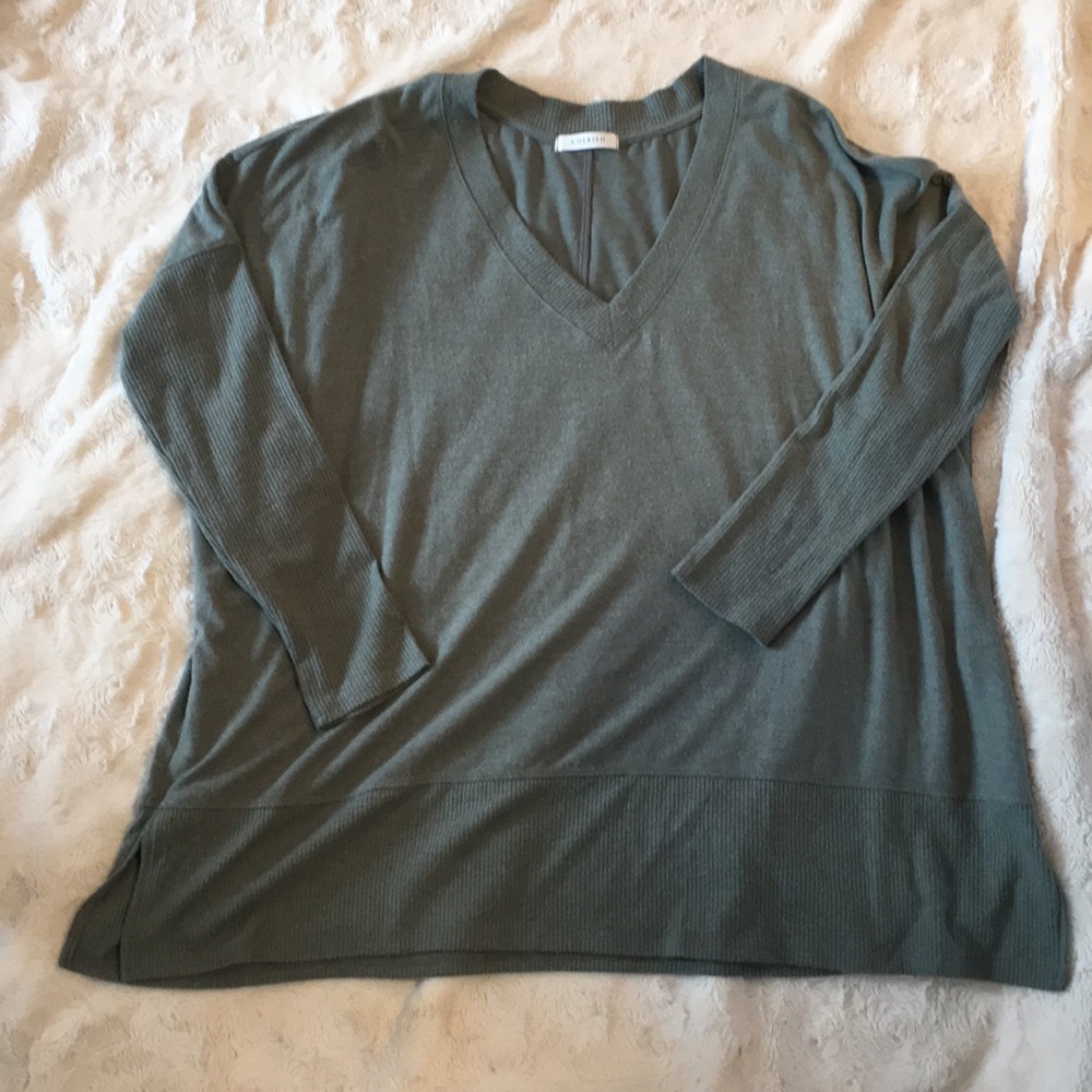 Oversized v neck sweater size L